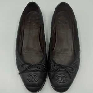 Used CHANEL Black Quilted Lambskin Leather Embroidered CC Logo Ballerina Flats